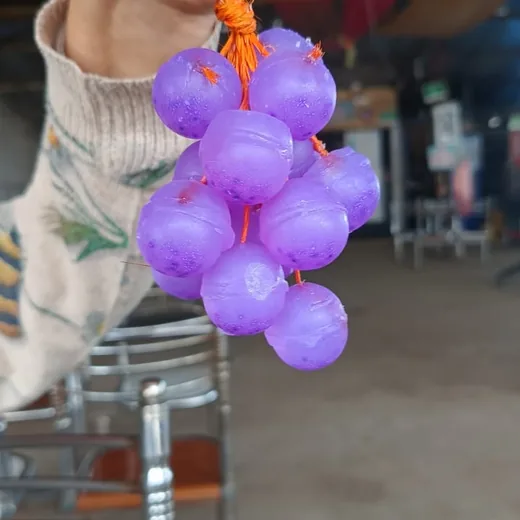 Racimo de jabones en forma de uvas