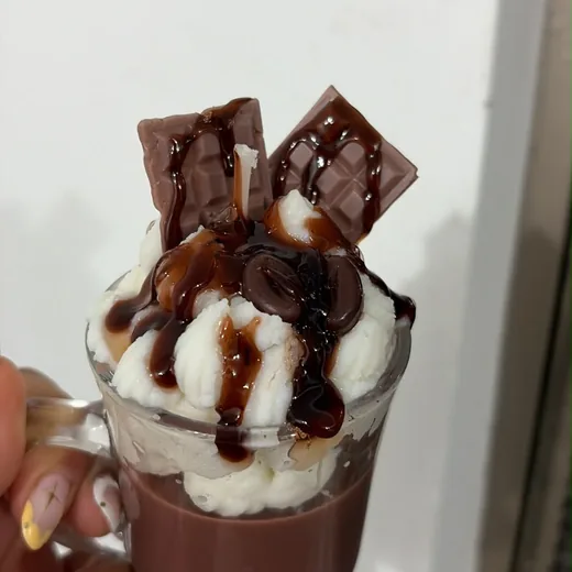 Vela tipo postre hecha por una alumna