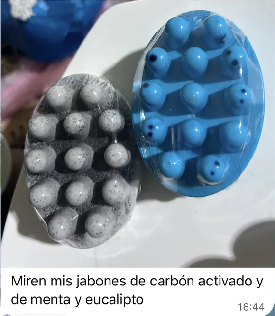 Alumna: «Miren mis jabones de carbón activado y de menta y eucalipto»
